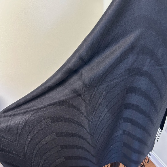Charcoal Black Embossed Pashmina / Shawl / Wrap - Picture 3 of 6